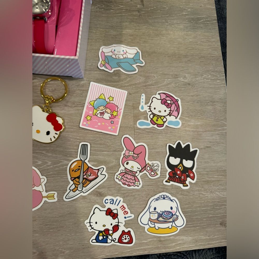 Hello Kitty Watch Set Notebook, Pen, Keychain, Stickers NEW - Picture 5 of 8